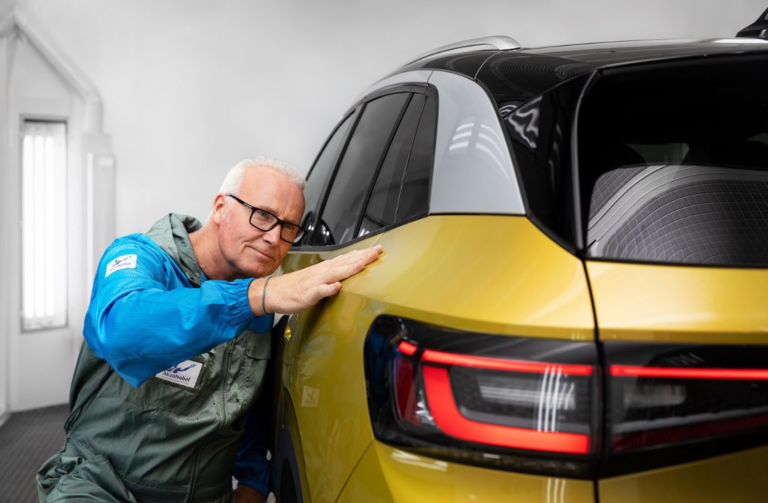 AkzoNobel lance une nouvelle génération d’apprêts pour accélérer les performances des carrossiers.