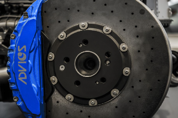AISIN lance un nouveau liquide de frein offrant une large couverture du parc