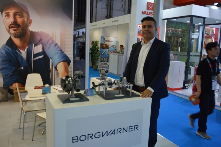 BorgWarner présente ses kits chaîne sur Automechanika Dubaï