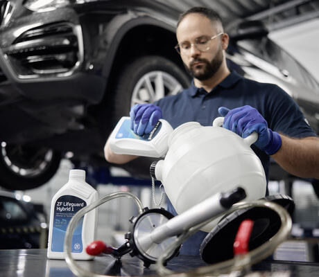 ZF Aftermarket double sa gamme d’e-Fluids ZF Lifeguard pour les motorisations électriques et hybrides