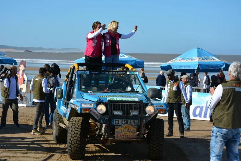 RALLYE AÏCHA DES GAZELLES DU MAROC 2024 11 voitures électriques au départ !