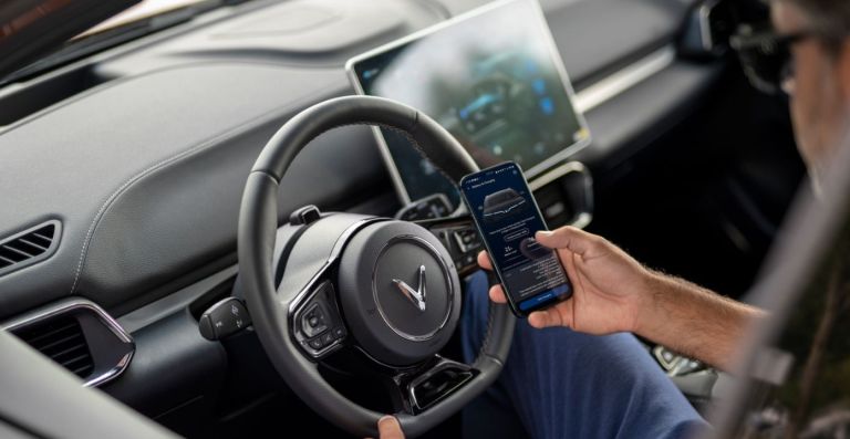 Les clients VINFAST ont aujourd’hui accès à un réseau de 700 000 points de charge à travers toute l&rsquo;Europe via un accord avec Bosch