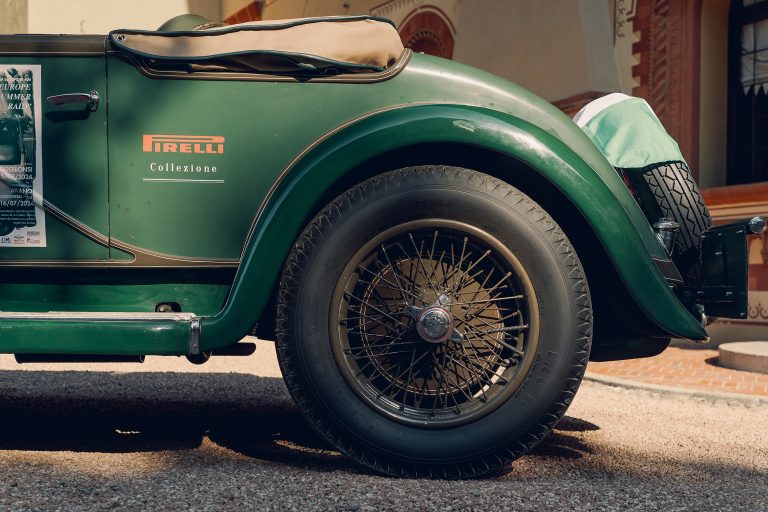 STELLA BIANCA de PIRELLI atteint le toit de l&rsquo;Europe