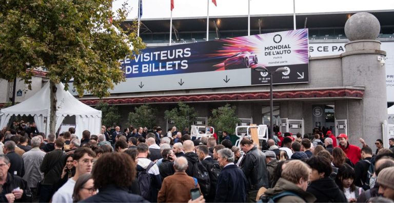 Le Mondial de Paris retrouve des couleurs