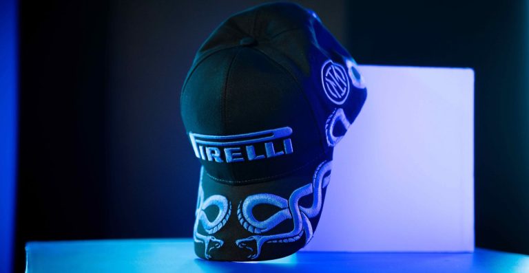 INTER ET PIRELLI présentent la casquette édition limitée pour célébrer 30 ans de partenariat