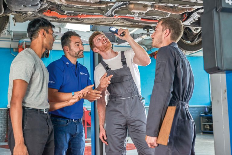 ZF Aftermarket enrichit son programme atelier avec ZF [pro]Tech Plus à Equip Auto Paris 2025