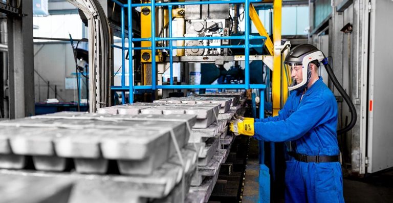 Clarios étend sa présence dans le domaine du recyclage en Europe grâce à l&rsquo;acquisition des sites d&rsquo;Ecobat