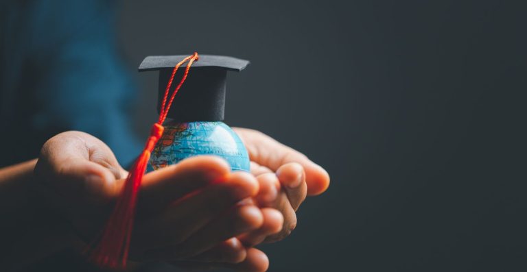 Le poids des noms, la force des trajectoires